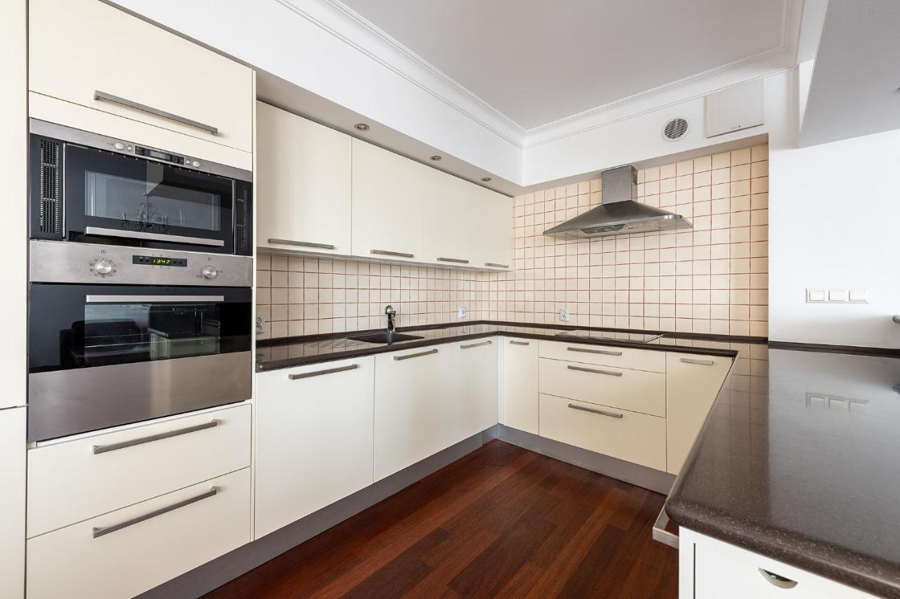 Bukowinska 12 Prywatne Mieszkanie 80M2 Z Dwiema Sypialniami I Balkonem 2X Bezplatne Miejsca Parkingowe Samodzielne Zameldowanie! Private Garage! Self Check-In System! 바르샤바 외부 사진